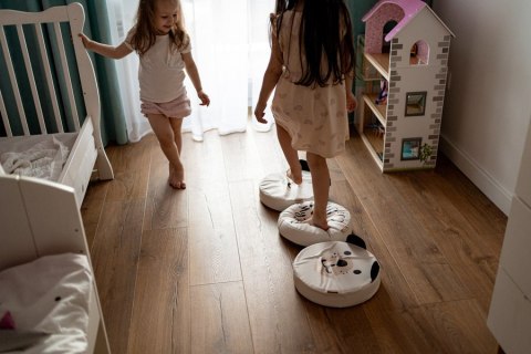 Poduszki białe ekoskóra MIŚ z uszkami 1 szt. 6 cm AKSON - Miś - otwarte oczy