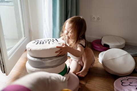 Poduszki białe ekoskóra NAPISY 1 szt. 6 cm AKSON - Kotek - Little Princess